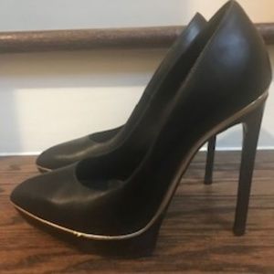 Saint Laurent Black Pumps